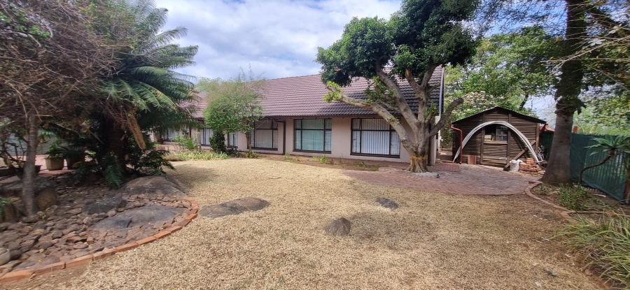 To Let 4 Bedroom Property for Rent in Elandsrand North West